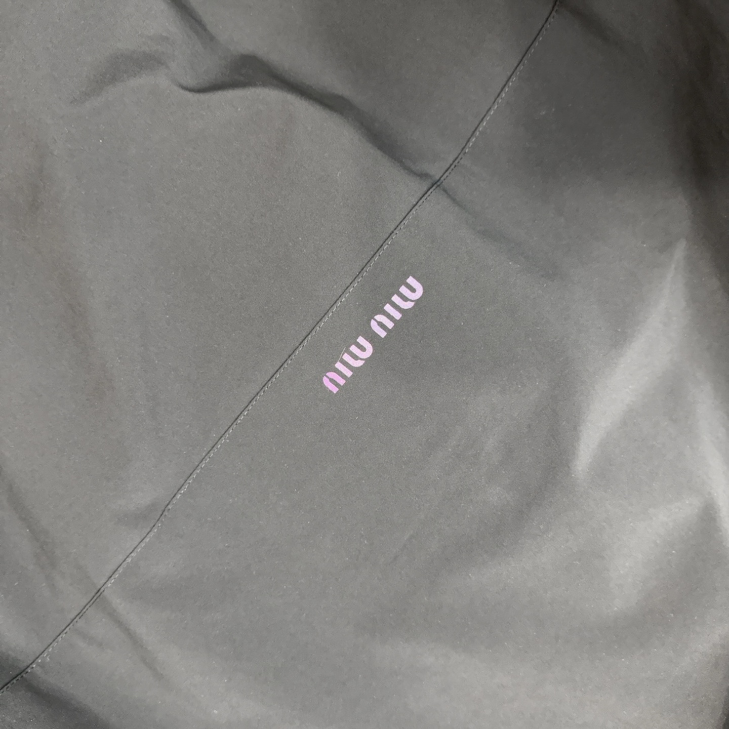 M** ｜ 新款休闲风衣，品牌经典印花标，全身撞色防水拉链设计，时尚休闲，尺码sml