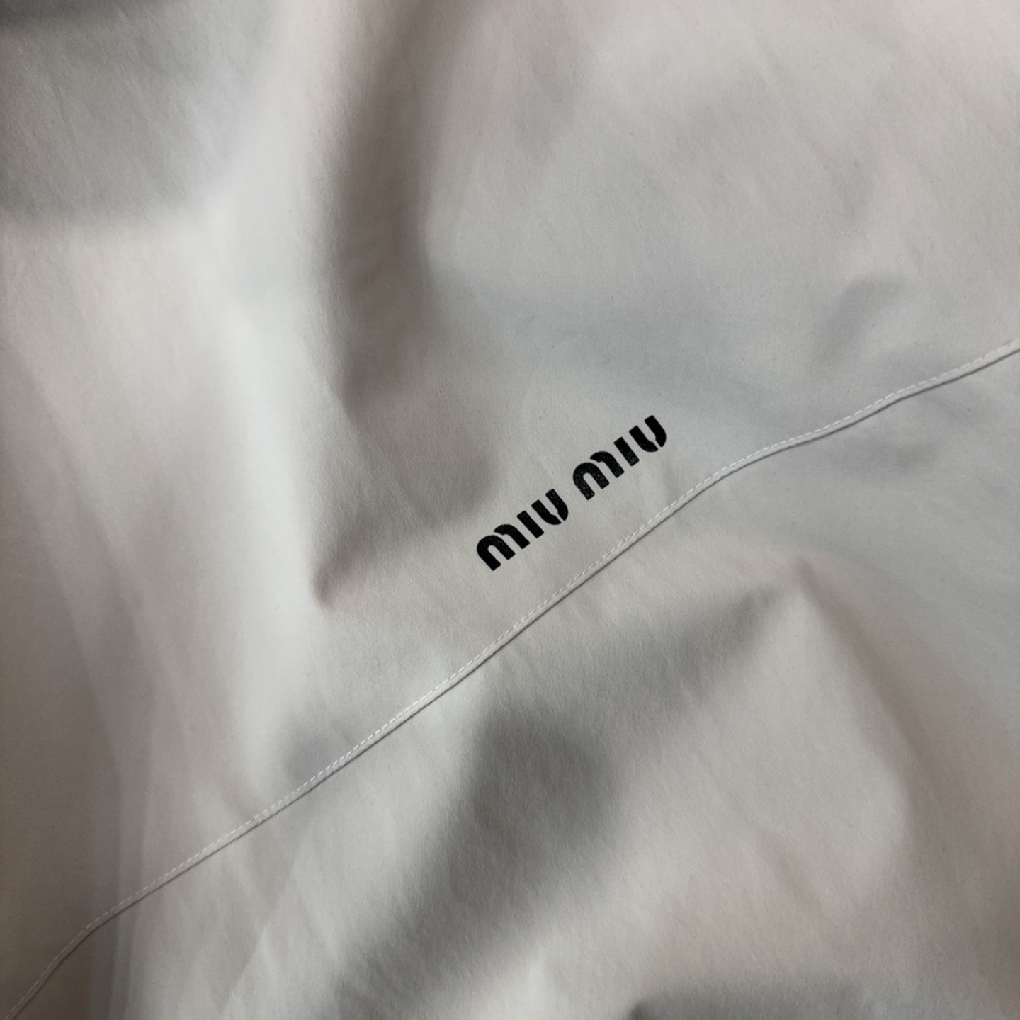 M** ｜ 新款休闲风衣，品牌经典印花标，全身撞色防水拉链设计，时尚休闲，尺码sml