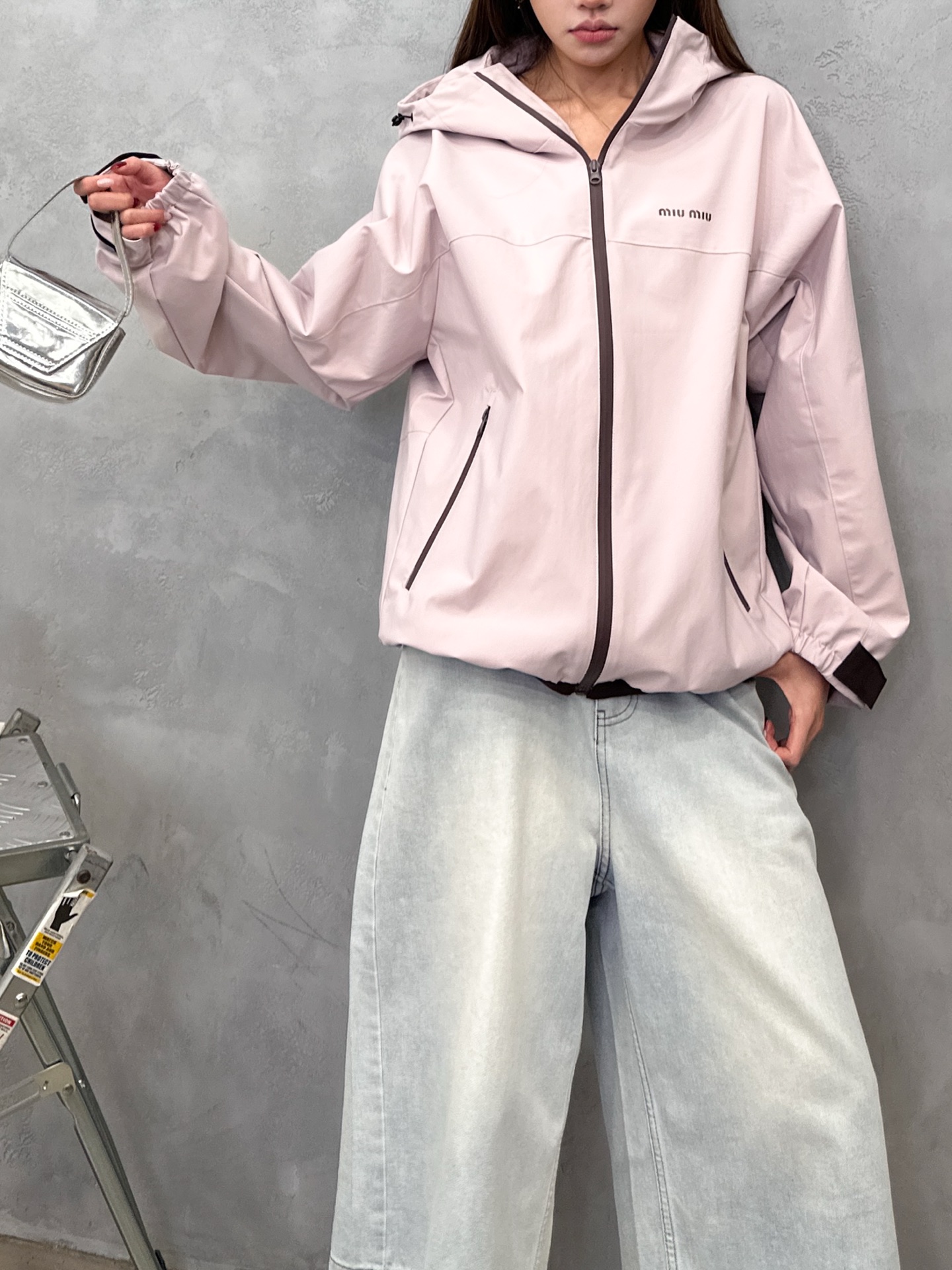 M** ｜ 新款休闲风衣，品牌经典印花标，全身撞色防水拉链设计，时尚休闲，尺码sml