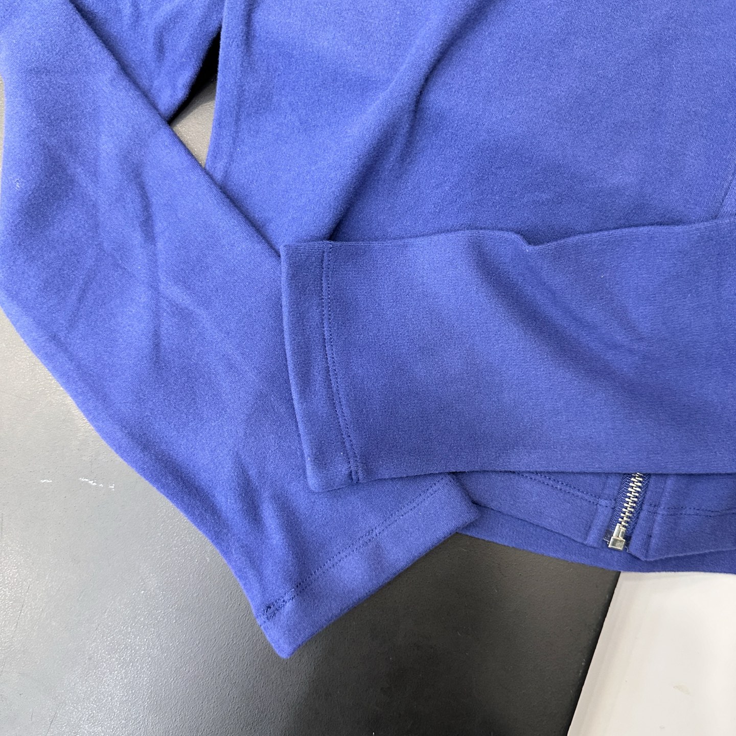 克**｜  新款休闲开衫，品牌经典前后印花标，人棉混纺保暖面料，时尚休闲，尺码sml
