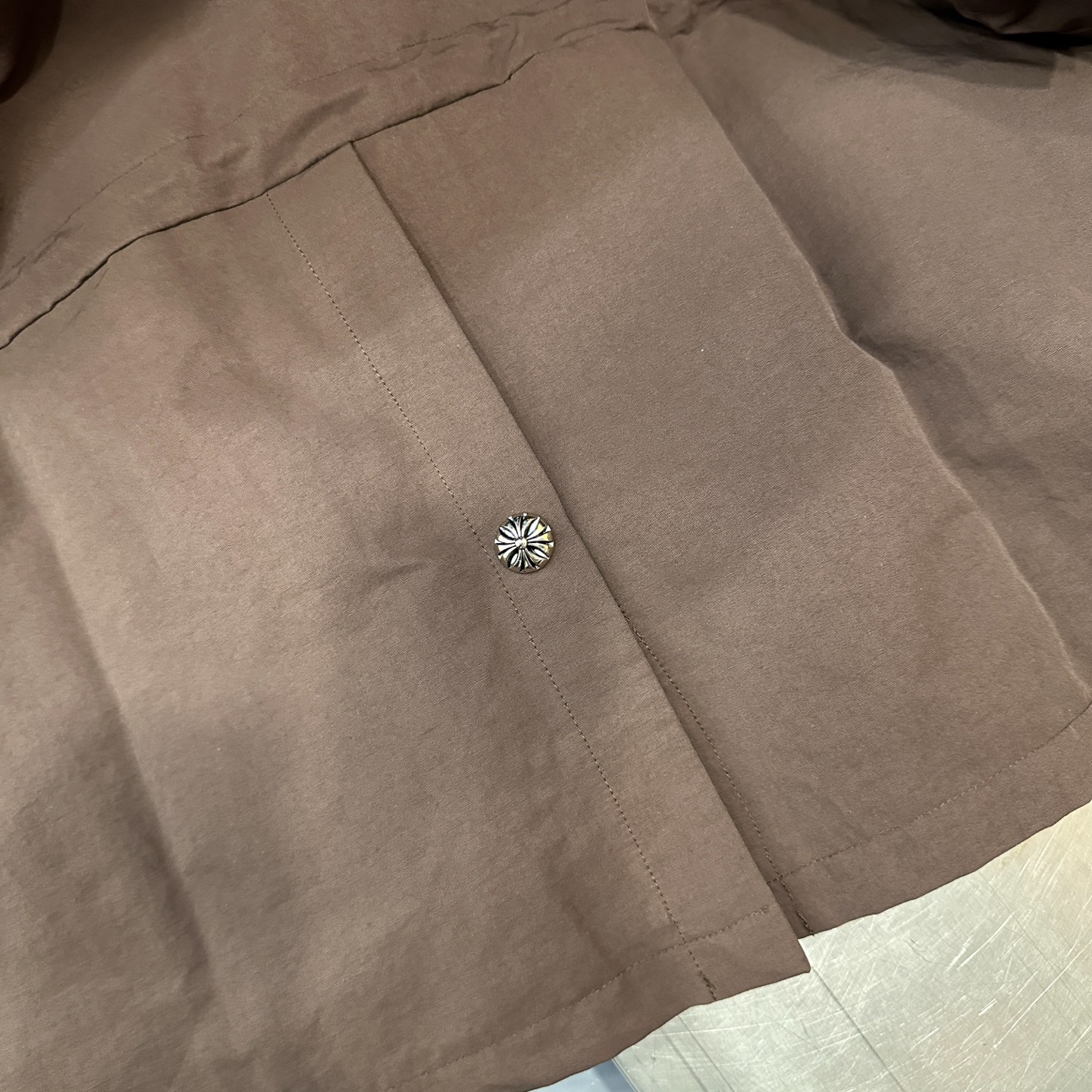 克**  ｜  新款风衣外套，品牌经典五金配饰，进口高密风衣面料加提花人丝里布，多口袋收腰款式设计，时尚休闲，尺码sml