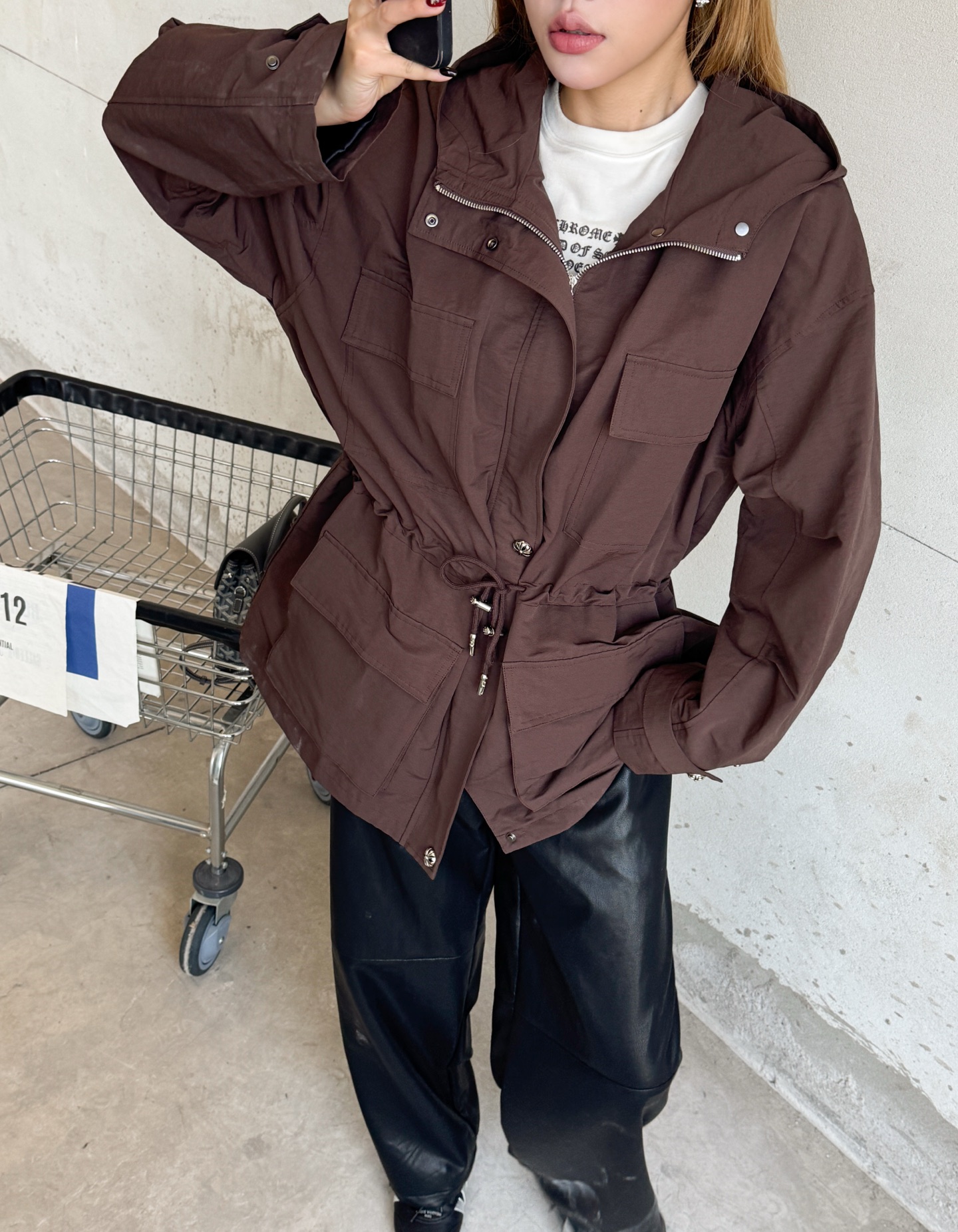 克**｜  新款风衣外套，品牌经典五金配饰，进口高密风衣面料加提花人丝里布，多口袋收腰款式设计，时尚休闲，尺码sml