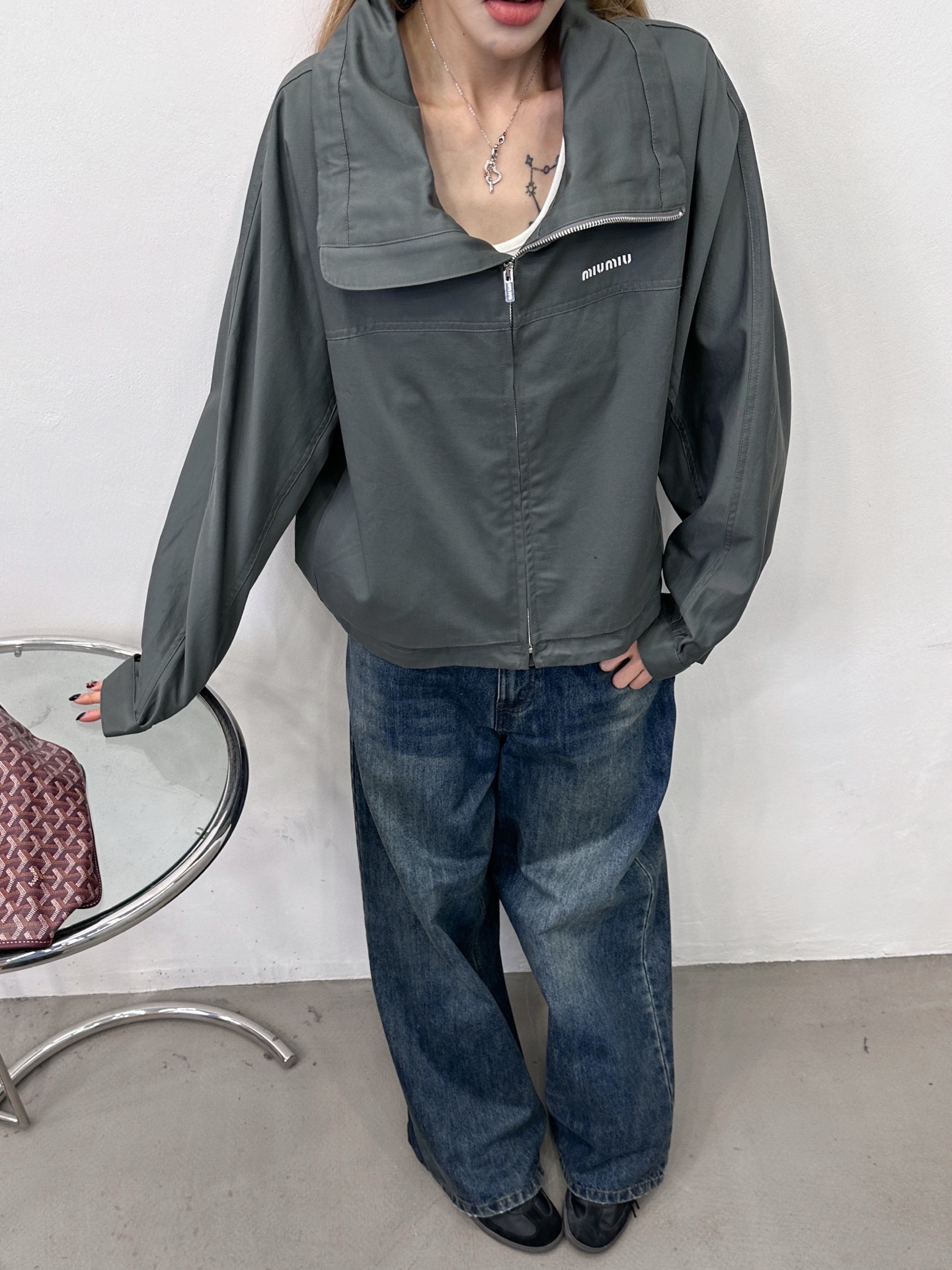 Miu  ｜  新款夹克风衣，品牌经典印花标，双层结构款式设计，进口高密全棉面料加人丝里布，休闲时尚，尺码sml