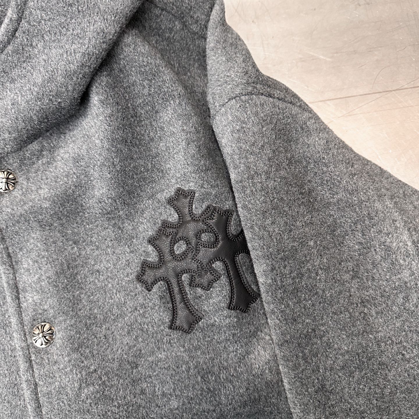 克罗*  ｜  新款风衣外套，品牌经典五金配饰，手工切皮刺绣十字标，羊毛混纺面料加人丝提花里布，休闲时尚，尺码sml