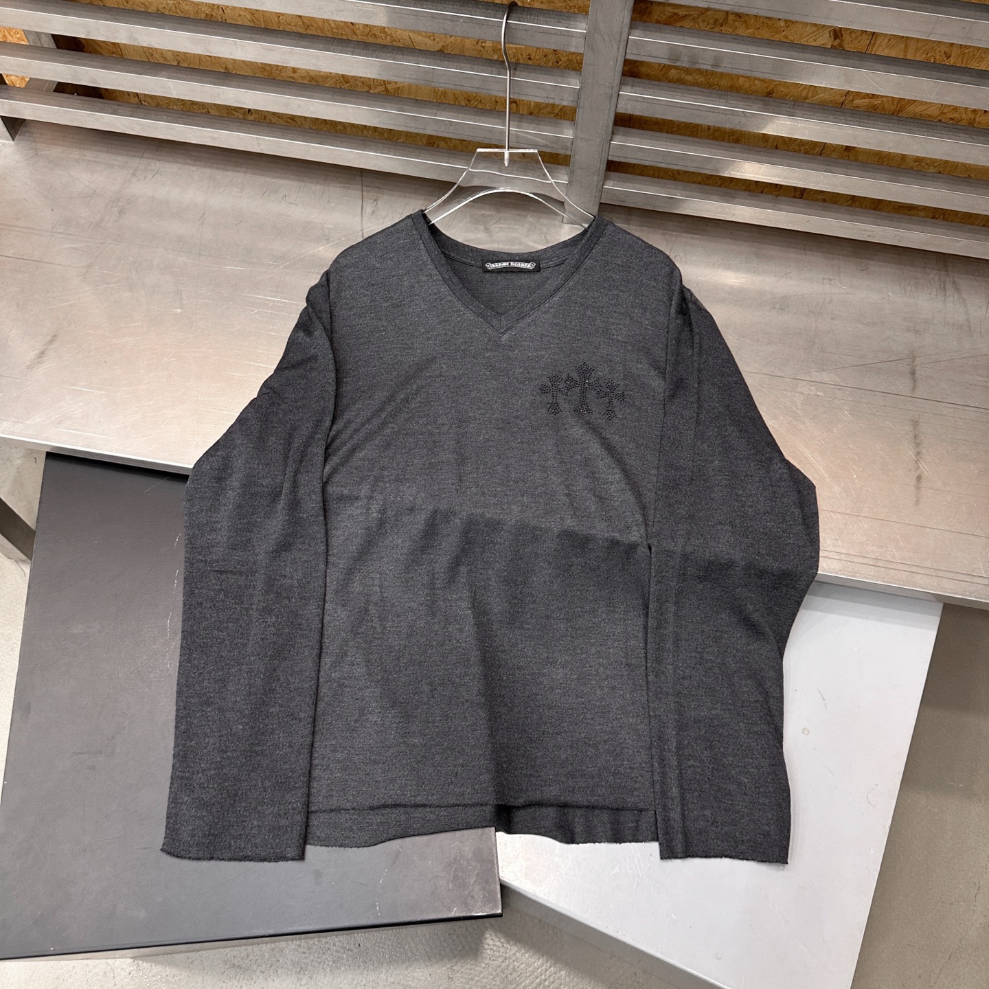 克罗** ｜  新款长袖打底，日本进口羊毛桑蚕丝混纺保暖面料，品牌经典前后烫钻工艺，休闲时尚，尺码sml