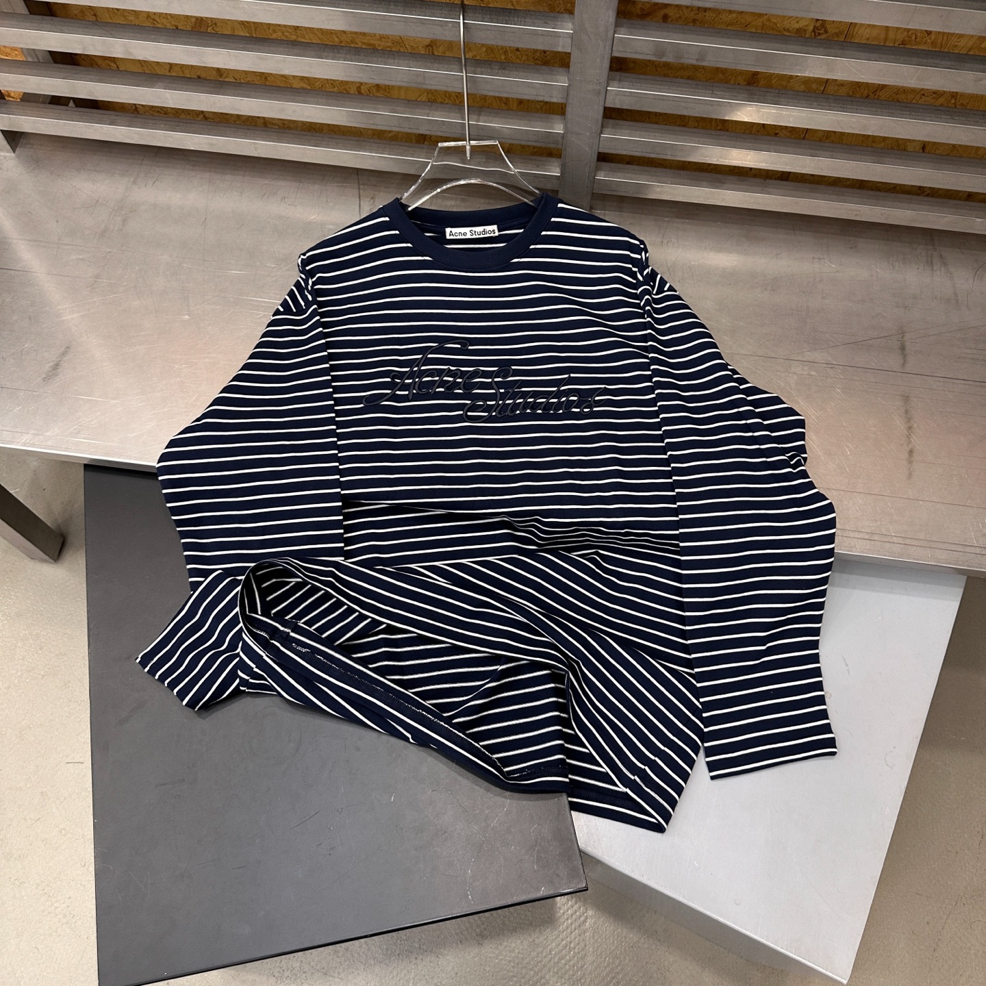 Acn*  ｜  新款长袖打底，品牌经典立体刺绣工艺，全棉色织条纹面料，休闲时尚，尺码sml