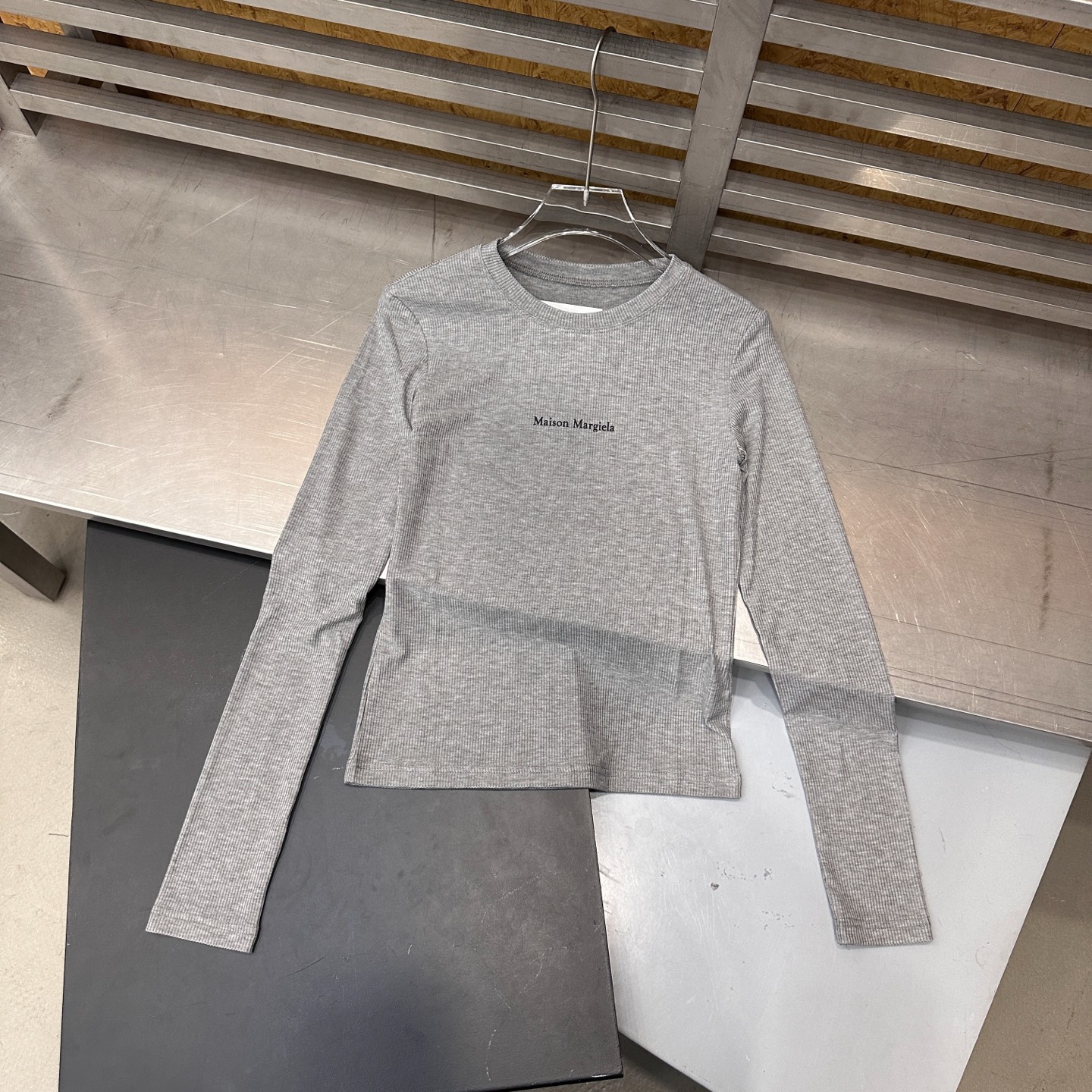 马吉*  ｜  新款长袖打底，品牌经典印花标，日本进口天丝羊毛面料，时尚百搭，尺码sml