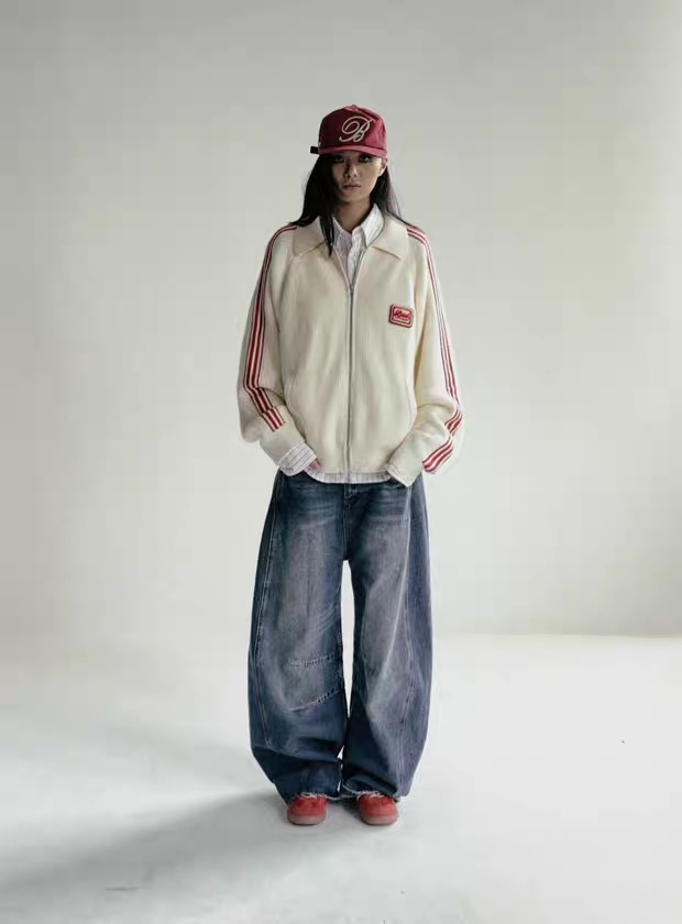 上身图
Badblood美式复古91星星毛巾绣翻领插肩针织开衫拉链外套棒球服 休闲街头风格 上身百搭巨好看

款号：2215
批发价：💰178
颜色：红色 白色
尺码：S M L