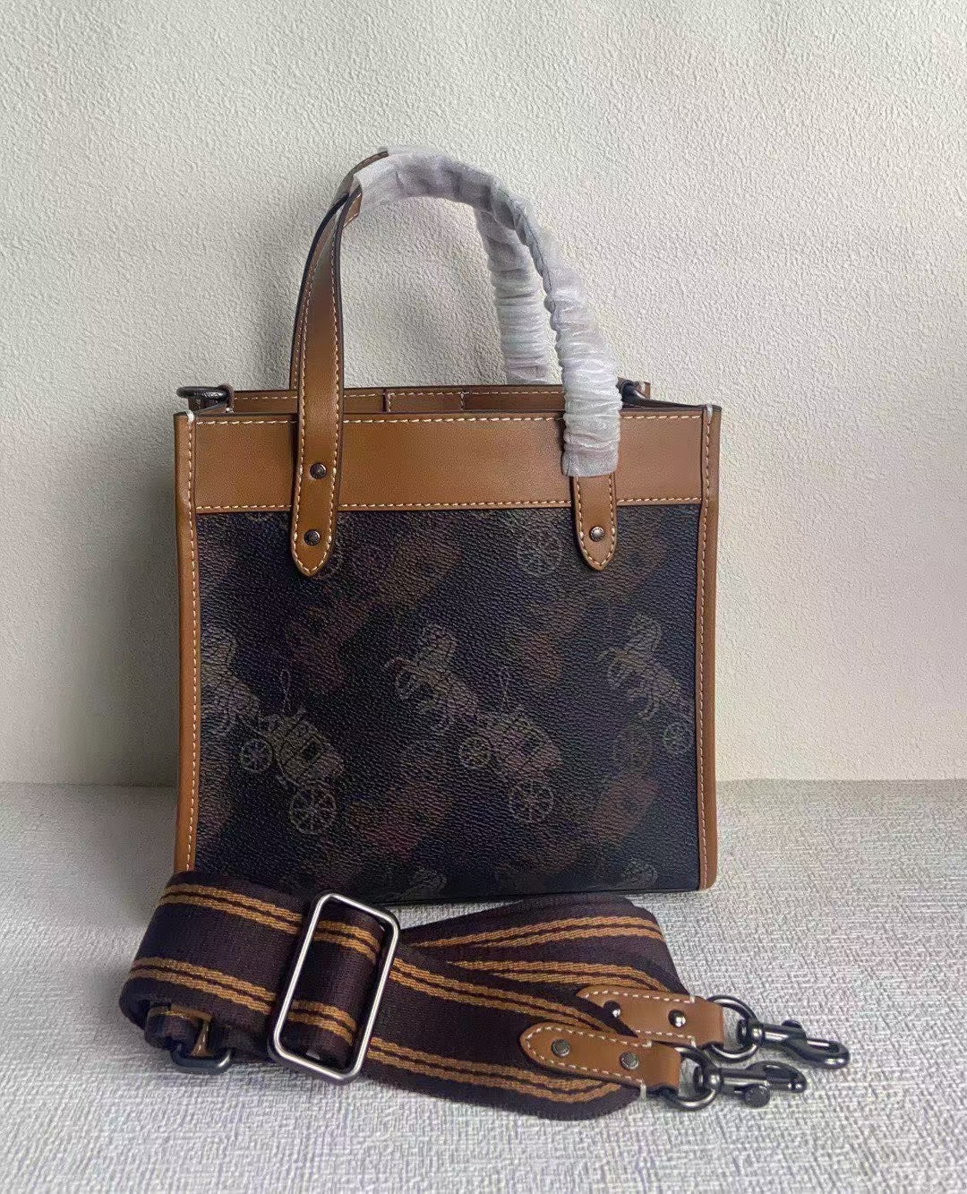 coach 10 cm708 large horse tote logo 22-20-10cm Novità