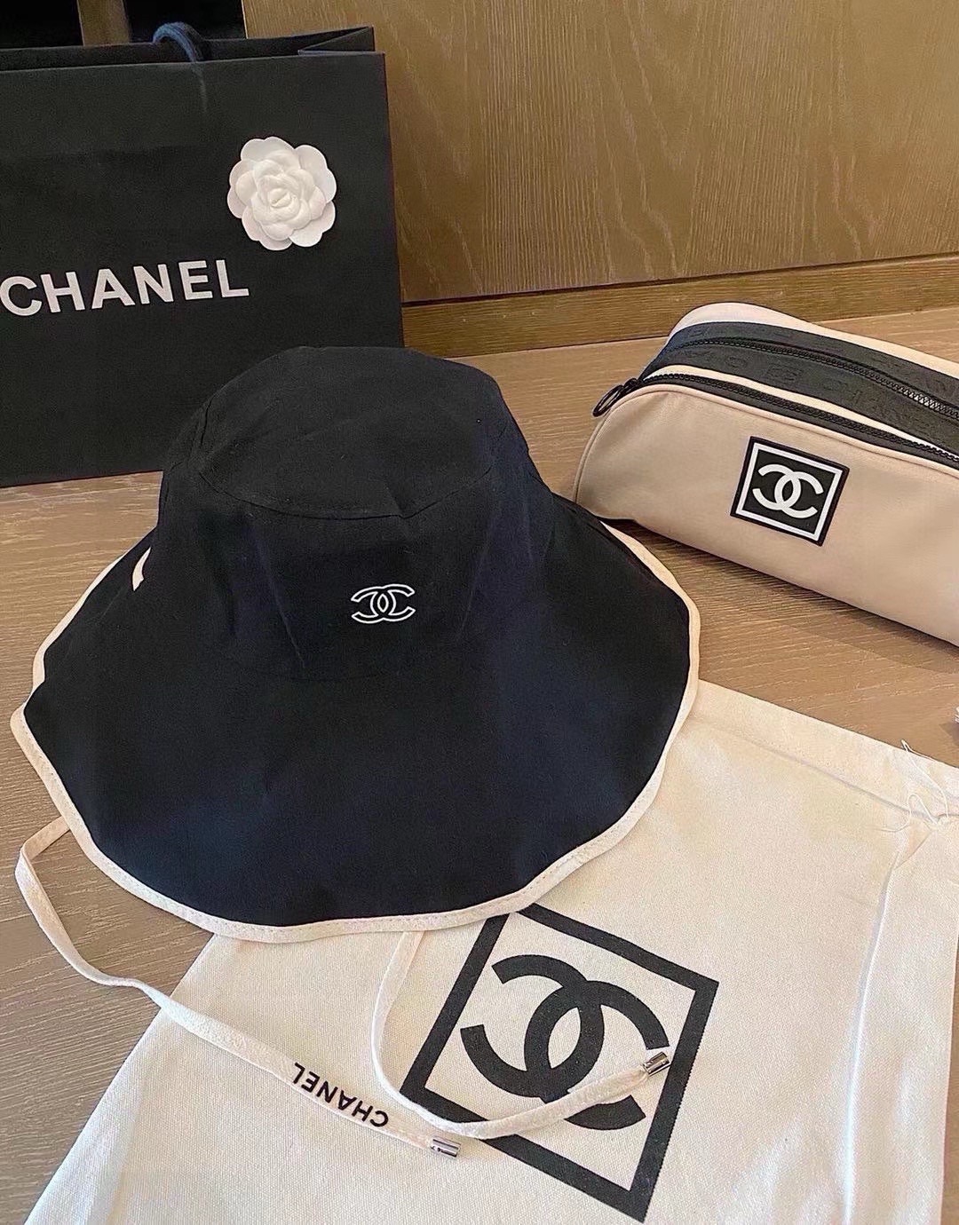 Chanel Sombreros Sombrero de cubo Lona