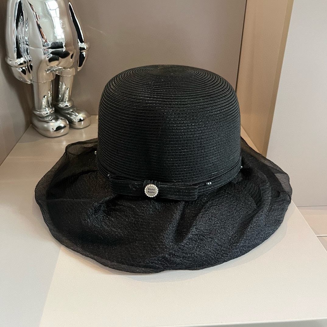 NO:206105,Miumiu new straw hat, Organya splicing, high-end elegant and dignified, head circumference 57cm hat, fisherman hat, baseball hat, knit hat, hat, miumiu, espadrilles, hats19860909缪缪miumiu新款草帽,欧根纱拼接 高端优雅端庄,头围57cm帽子渔夫帽棒球帽针织帽,帽子,miumiu,espadrilles,hats,hat