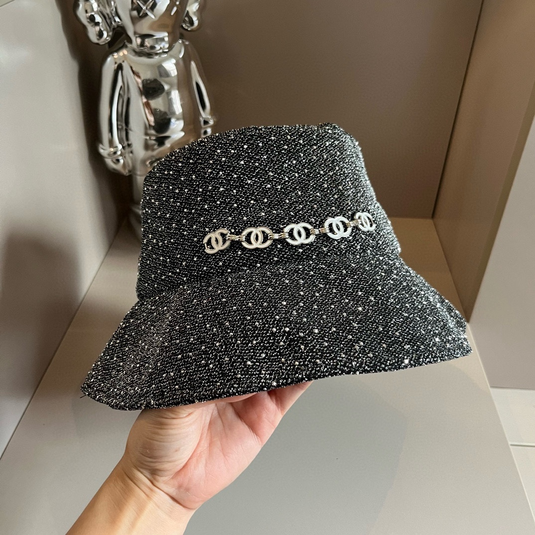 NO:207417,Chanel Chanel new fisherman hat, flashing fisherman hat, spring and autumn new style, head circumference 57cm hat, straw hat, fisherman hat, baseball hat, hat, chanel, chanel, espadrilles, hats19860909Chanel香奈儿新款渔夫帽,闪片渔夫帽,春秋新款,头围57cm帽子草帽渔夫帽棒球帽,帽子,chanel,chanel,espadrilles,hats,hat