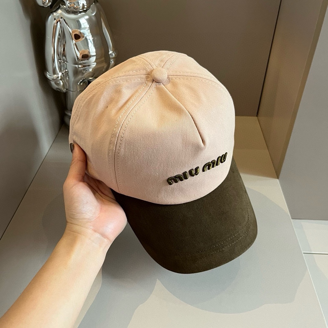 Cada diseñador
 MiuMiu Sombreros Gorras Lona