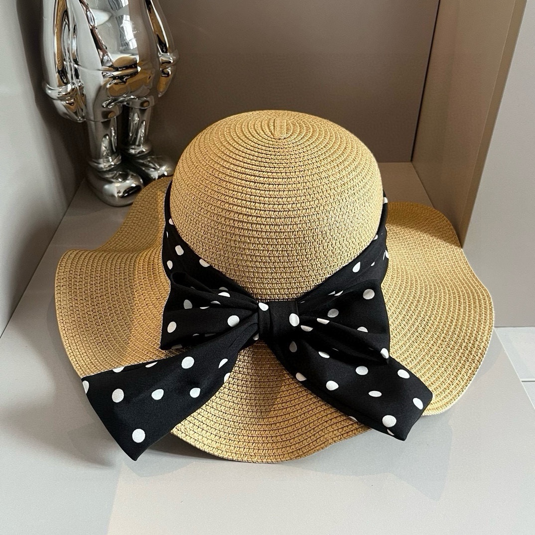 ¥ Sombrero de paja de ala ondulada Chanel