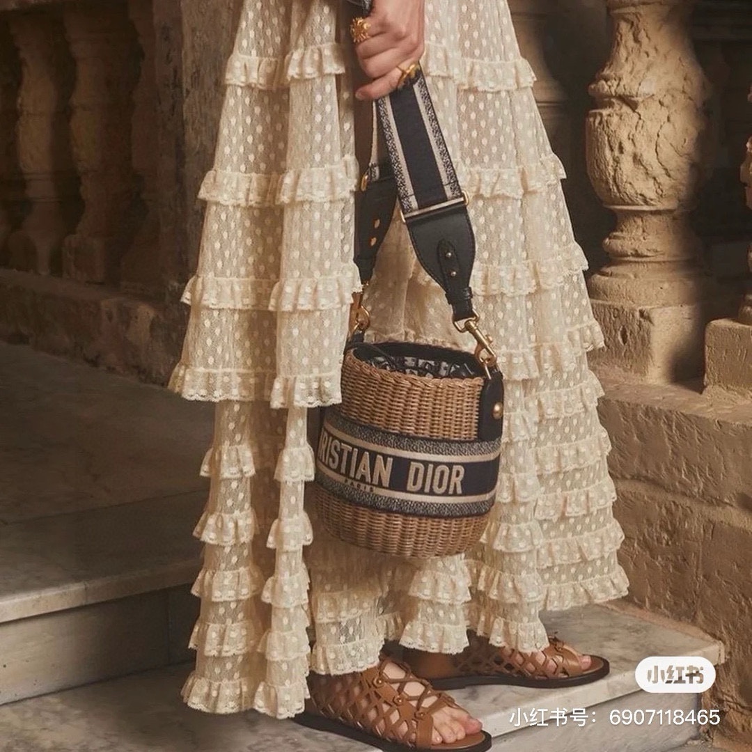 NO:227779,Dior straw weaving bag pure handmade rafficient straw weaving bag, summer style straw weaving bag, beach style, 20*15 hat straw hat fisherman hat baseball hat, hat, dior, dior, espadrilles, espadrilles, hats19860909Dior迪奥草编包 纯手工拉菲草包,夏日风情草编包,沙滩风情,20*15帽子草帽渔夫帽棒球帽,帽子,dior,dior,espadrilles,espadrilles,hats,hat