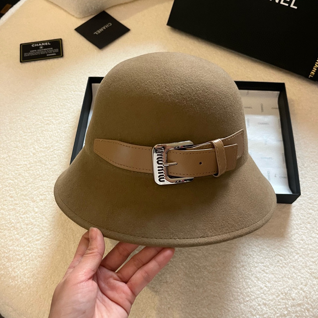 ¥ Sombrero de fieltro de lana de Miu Miu nuevo de otoño/invierno, sombrero de copa con cinta, 100% lana, circunferencia…