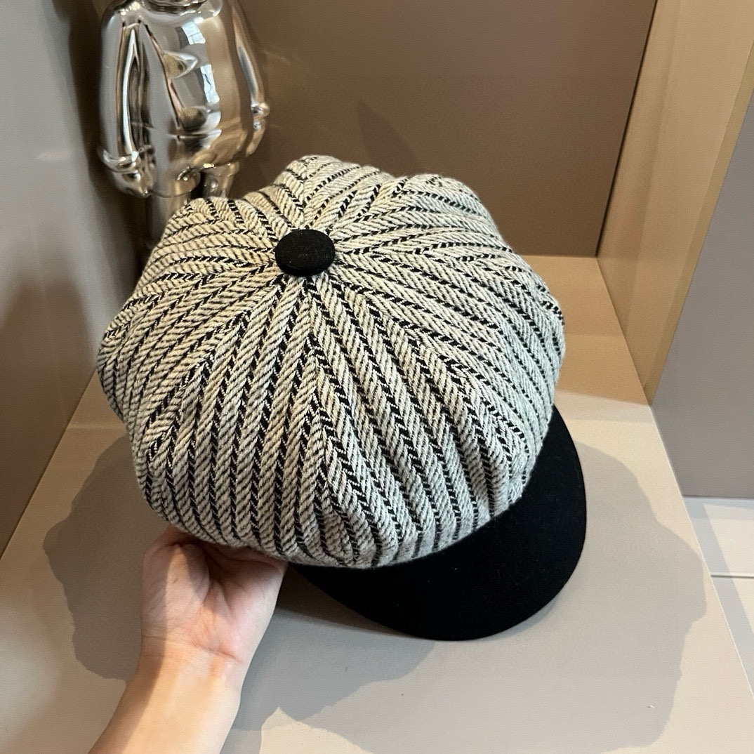 ¥ 巴宝莉Burberry复古风鸭舌画家帽，灯芯绒面料，高级百搭，头围57cm