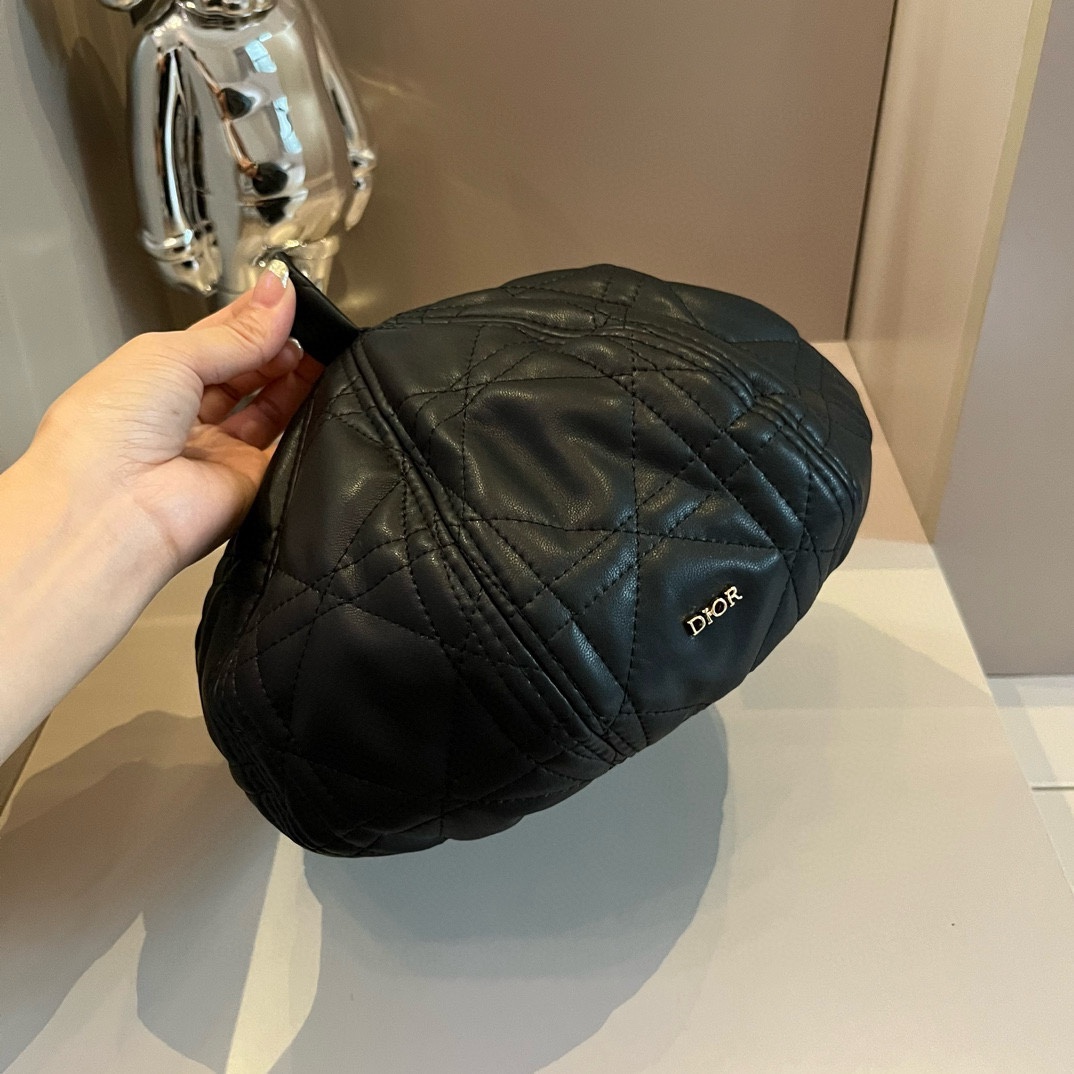 ¥ Dior迪奥秋冬款贝雷帽，菱格南瓜帽，洗水皮面料，头围57cm