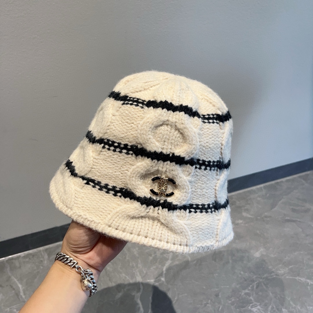 ¥ Chanel香奈儿 sombrero de punto, simple y versátil, en negro y blanco