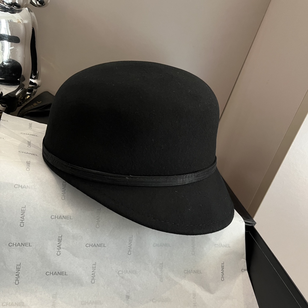 ¥ 黑色 miumiu缪缪2024秋冬新款羊毛🦙鸭舌帽，百分百羊毛面料%，头围57cm