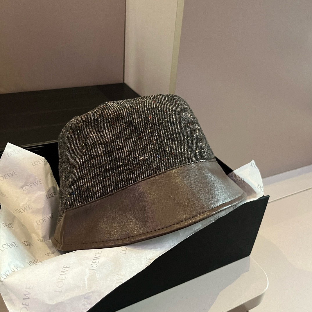 NO:214174,LOEWE new style fisherman hat, irregular top hat, head circumference 57cm hat fisherman hat baseball hat knit hat, hat, loewe, espadrilles,hats19860909ＬＯＥＷＥ罗意威新款渔夫帽,不规则礼帽,头围57cm帽子渔夫帽棒球帽针织帽,帽子,loewe,espadrilles,hats,hat