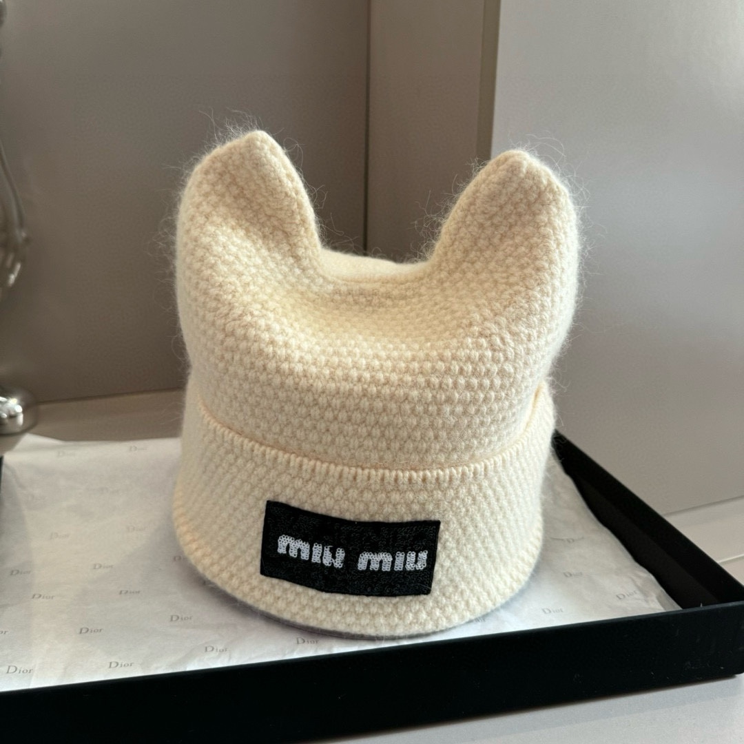 NO:214538,Miumiu Miu new wool hat, cat ear knit hat, fisherman hat baseball hat knit hat, hat, miumiu, espadrilles, hats19860909miumiu缪缪新款毛线帽,猫耳朵针织帽帽子渔夫帽棒球帽针织帽,帽子,miumiu,espadrilles,hats,hat