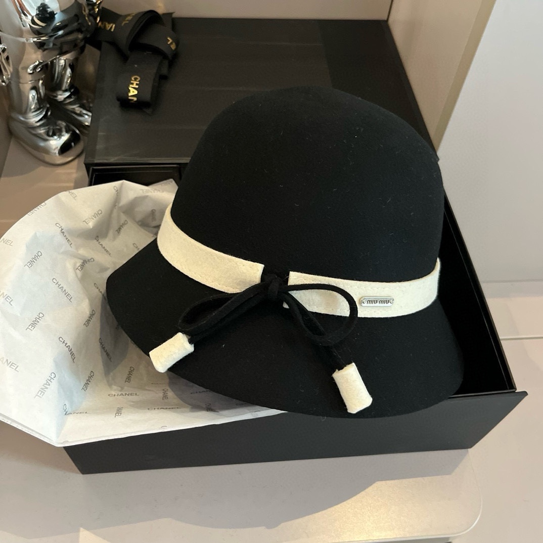 NO:214562,Miumiu new wool pot hat, wool topper, 100% wool fabric head circumference 57cm hat Fisherman hat Baseball hat Knit hat, hat, miumiu, espadrilles, hats19860909缪缪miumiu新款羊毛盆帽,羊毛礼帽,百分百羊毛面料头围57cm帽子渔夫帽棒球帽针织帽,帽子,miumiu,espadrilles,hats,hat
