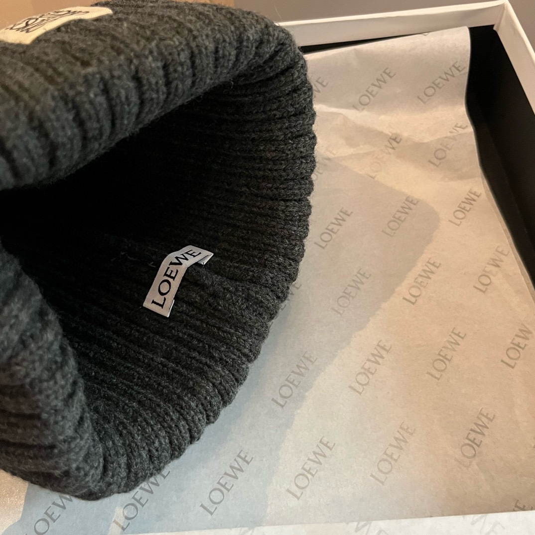 LOEWE罗意威新款针织毛线帽,男女通用 6