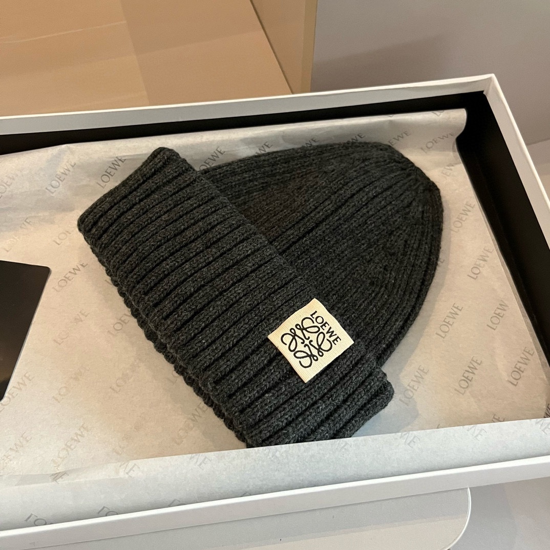 LOEWE罗意威新款针织毛线帽,男女通用 4