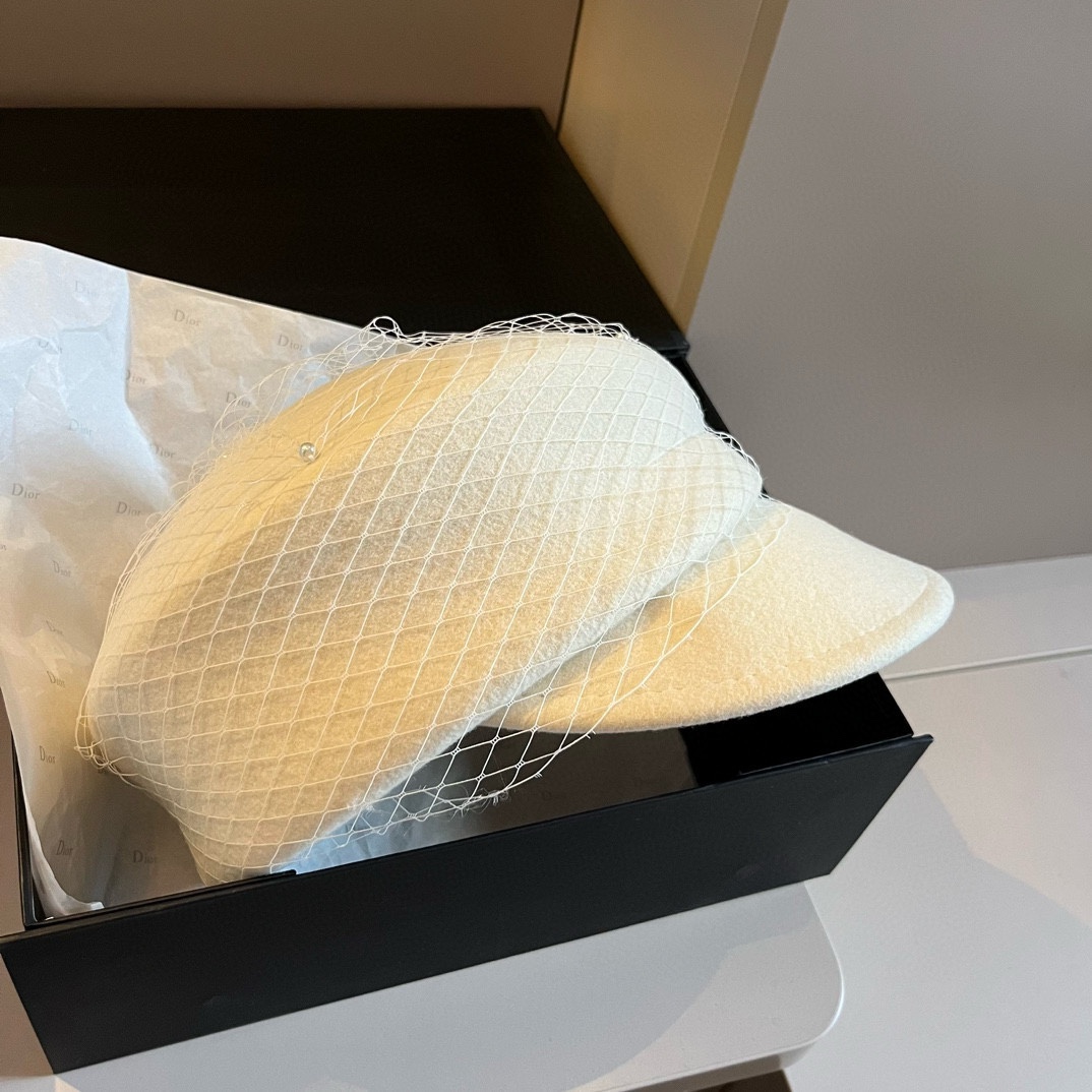 NO:215009,White Dior Dior socialite must-have baseball cap, mesh wool hat, 100% wool fabric, head circumference 57cm hat, fisherman hat, baseball hat, knit hat, hat, dior, dior, espadrilles, hats19860909白色 Dior迪奥名媛必备鸭舌军帽,网纱羊毛帽,百分百羊毛面料,头围57cm 帽子渔夫帽棒球帽针织帽,帽子,dior,dior,espadrilles,hats,hat