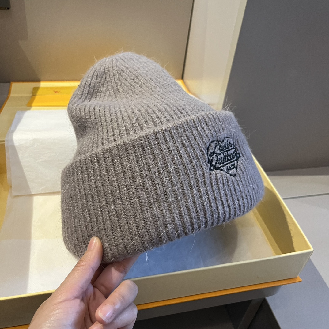 Louis Vuitton Autumn/Winter Knit Beanie - Comprehensive
