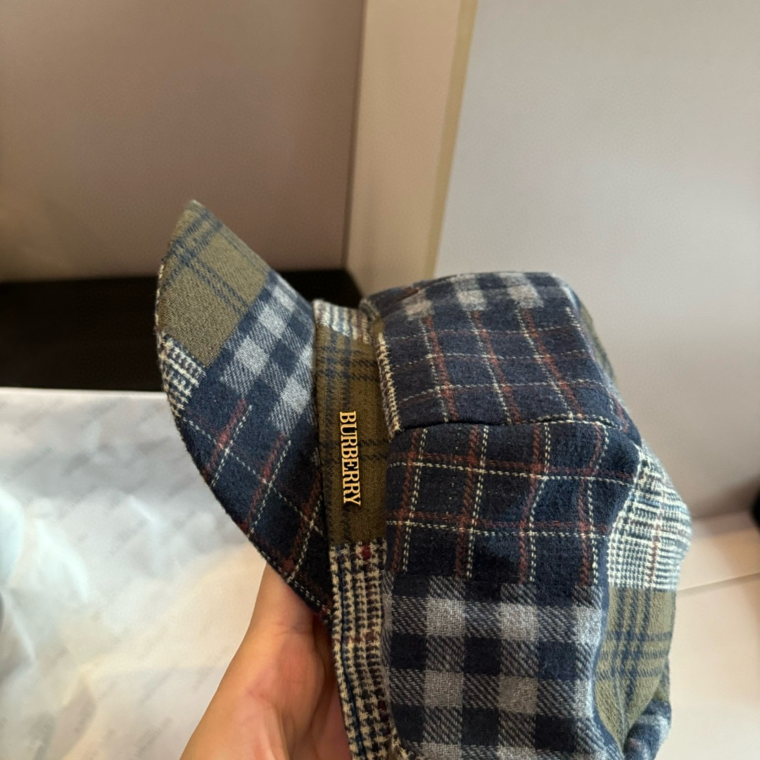 PBurberry巴宝莉秋新款画家帽经典格子帽头围57cm
