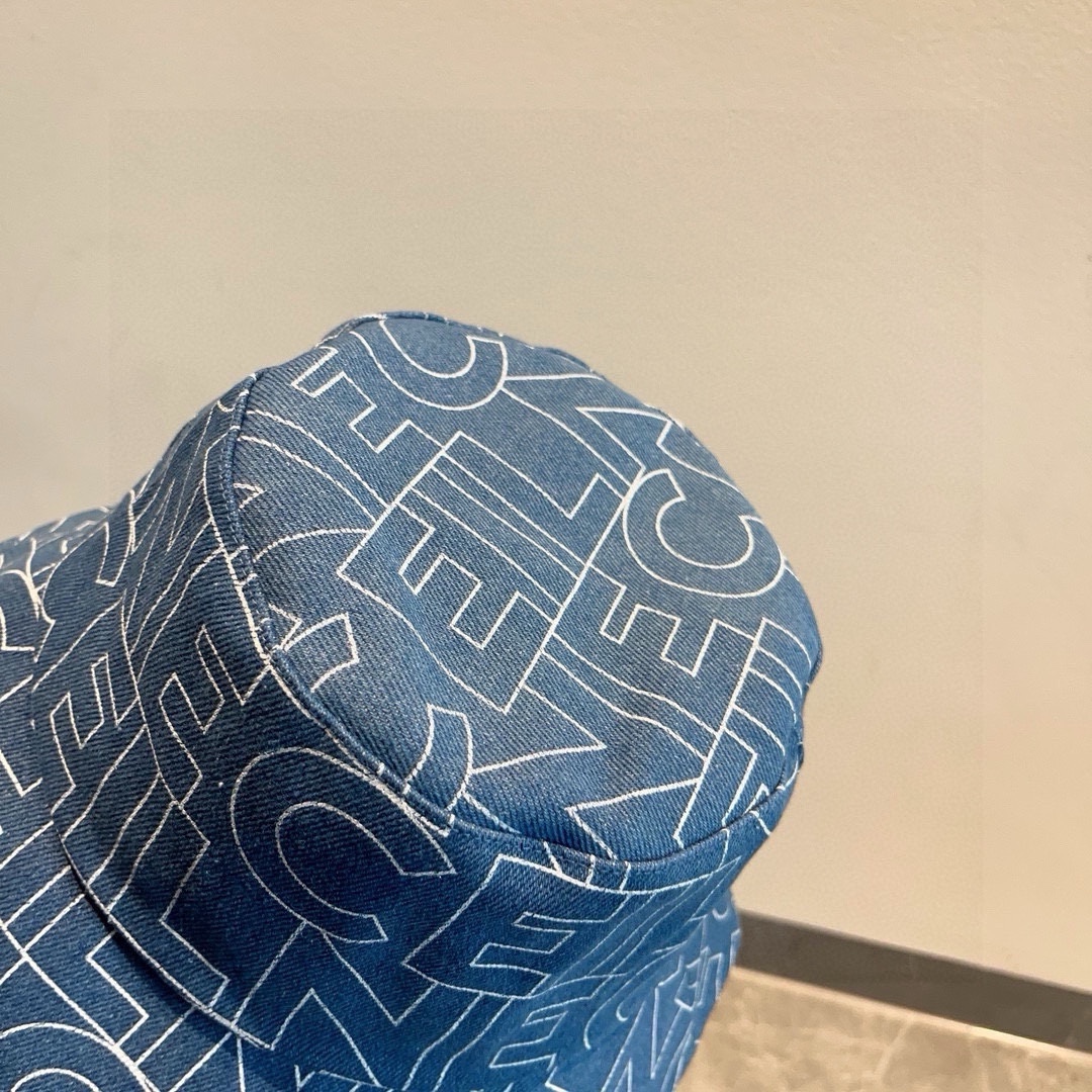 PCeline赛琳新款牛仔渔夫帽头围57cm