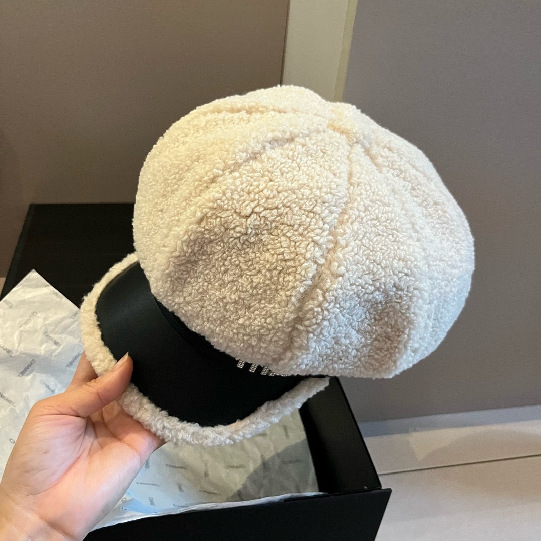P缪缪miumiu秋冬新款羊羔绒画家帽头围57cm