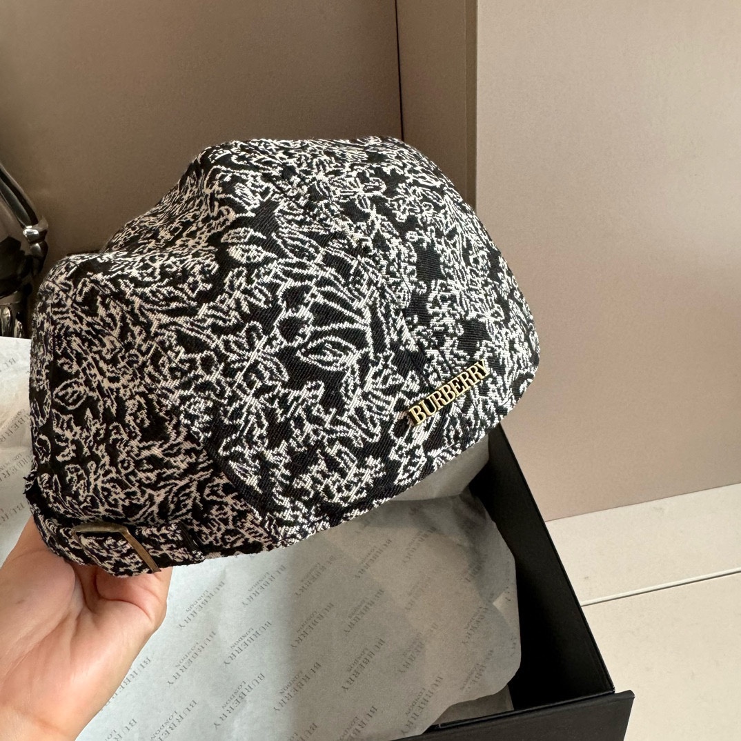 PBurberry巴宝莉秋冬新款鸭舌前进帽画家帽头围57cm复古风