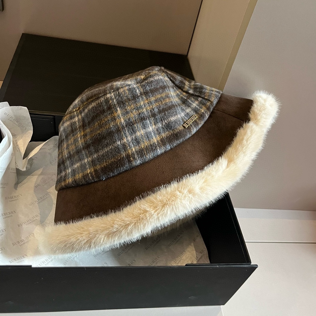 PBurberry巴宝莉格子渔夫帽秋冬加绒帽头围57cm