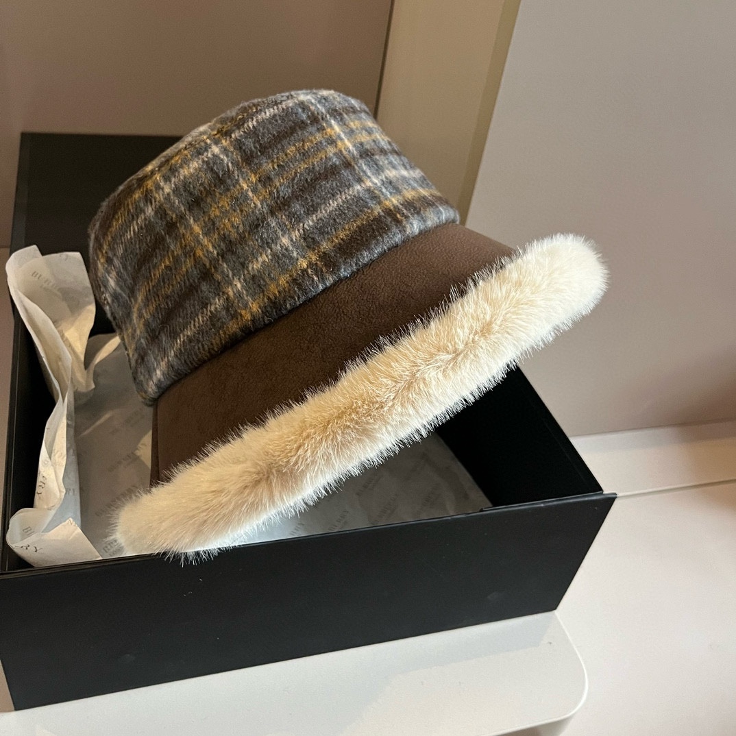 PBurberry巴宝莉格子渔夫帽秋冬加绒帽头围57cm