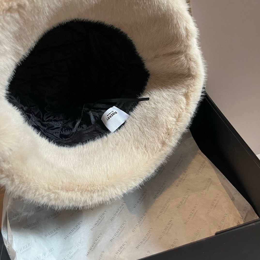 PBurberry巴宝莉格子渔夫帽秋冬加绒帽头围57cm
