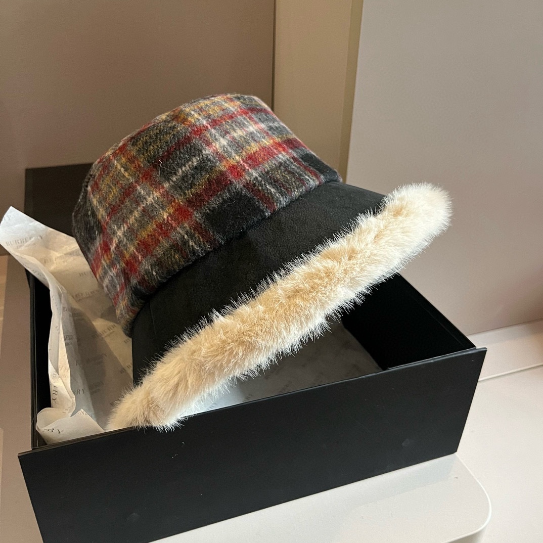 PBurberry巴宝莉格子渔夫帽秋冬加绒帽头围57cm