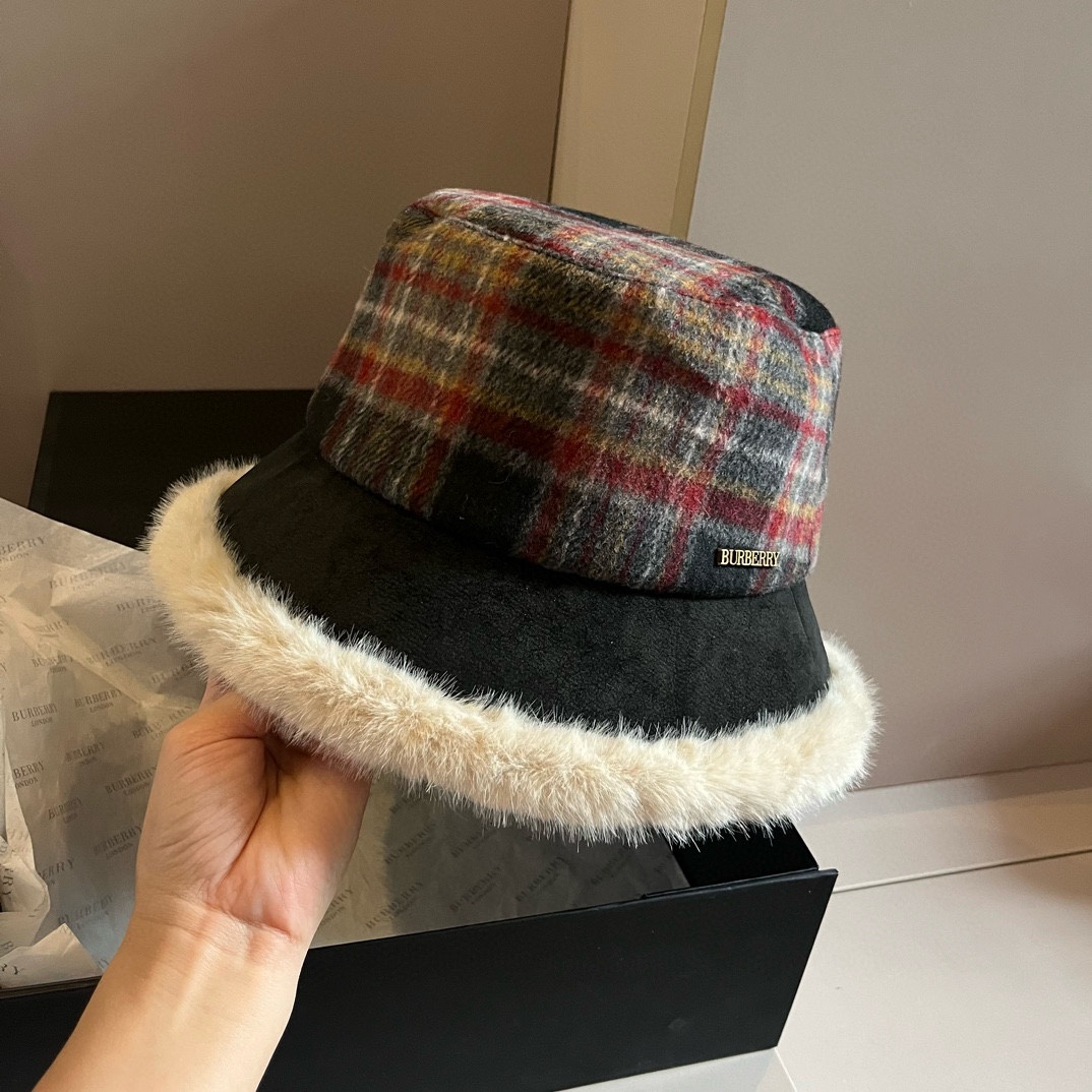 PBurberry巴宝莉格子渔夫帽秋冬加绒帽头围57cm