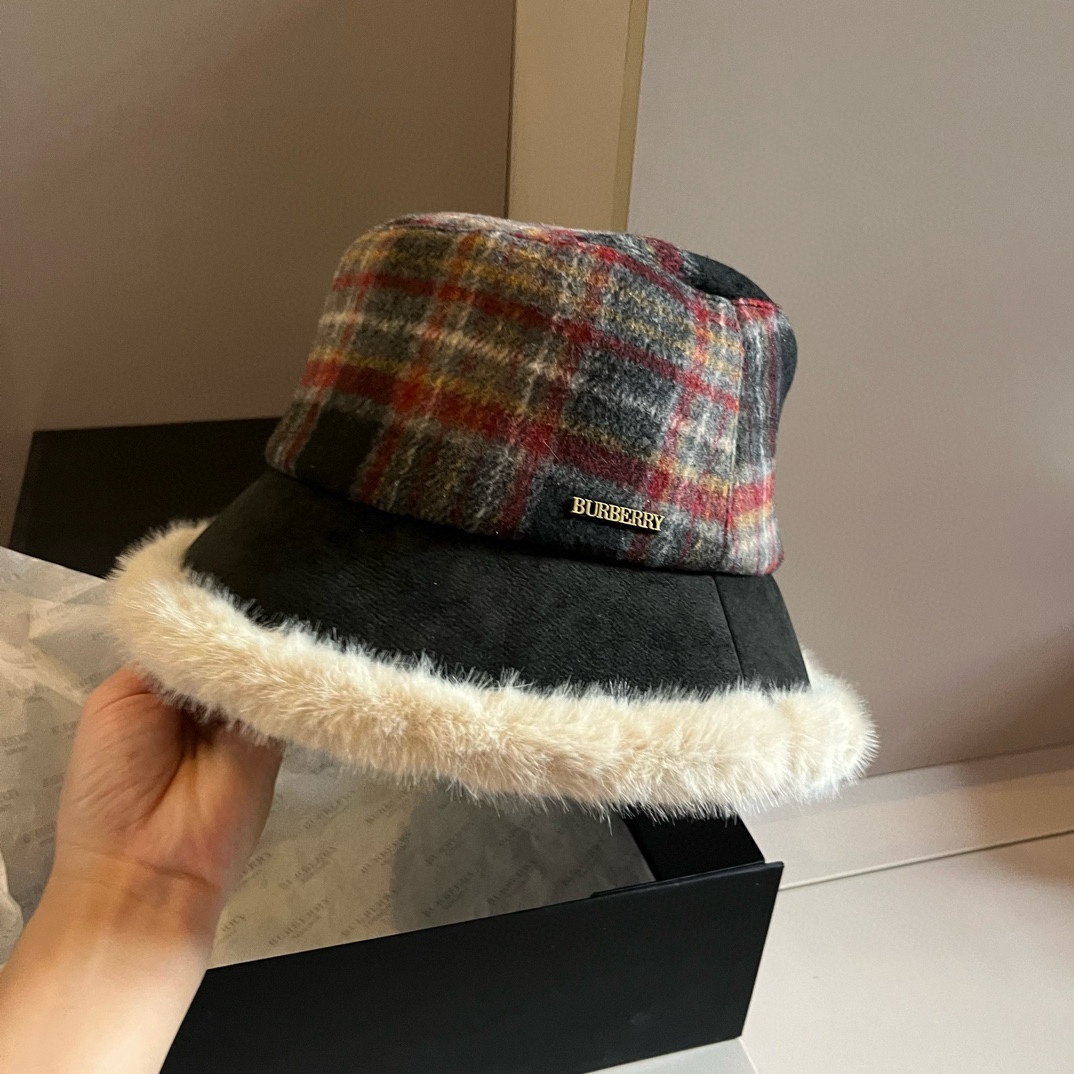 PBurberry巴宝莉格子渔夫帽秋冬加绒帽头围57cm