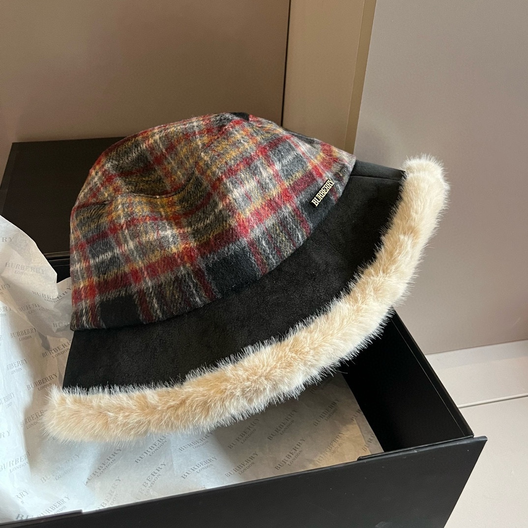 PBurberry巴宝莉格子渔夫帽秋冬加绒帽头围57cm