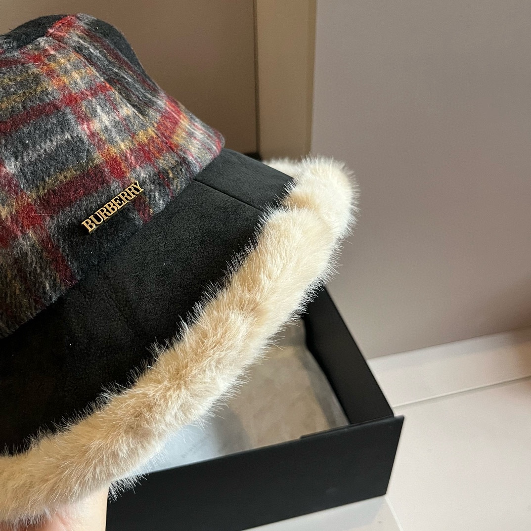 PBurberry巴宝莉格子渔夫帽秋冬加绒帽头围57cm