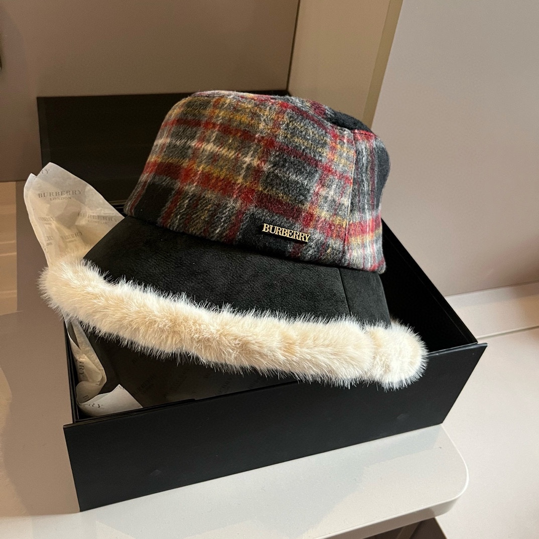 PBurberry巴宝莉格子渔夫帽秋冬加绒帽头围57cm