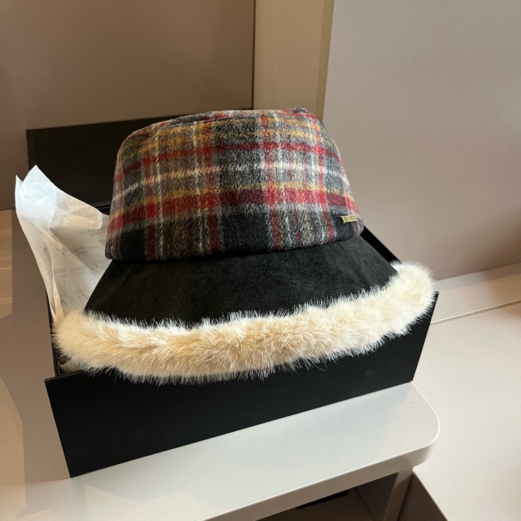 PBurberry巴宝莉格子渔夫帽秋冬加绒帽头围57cm