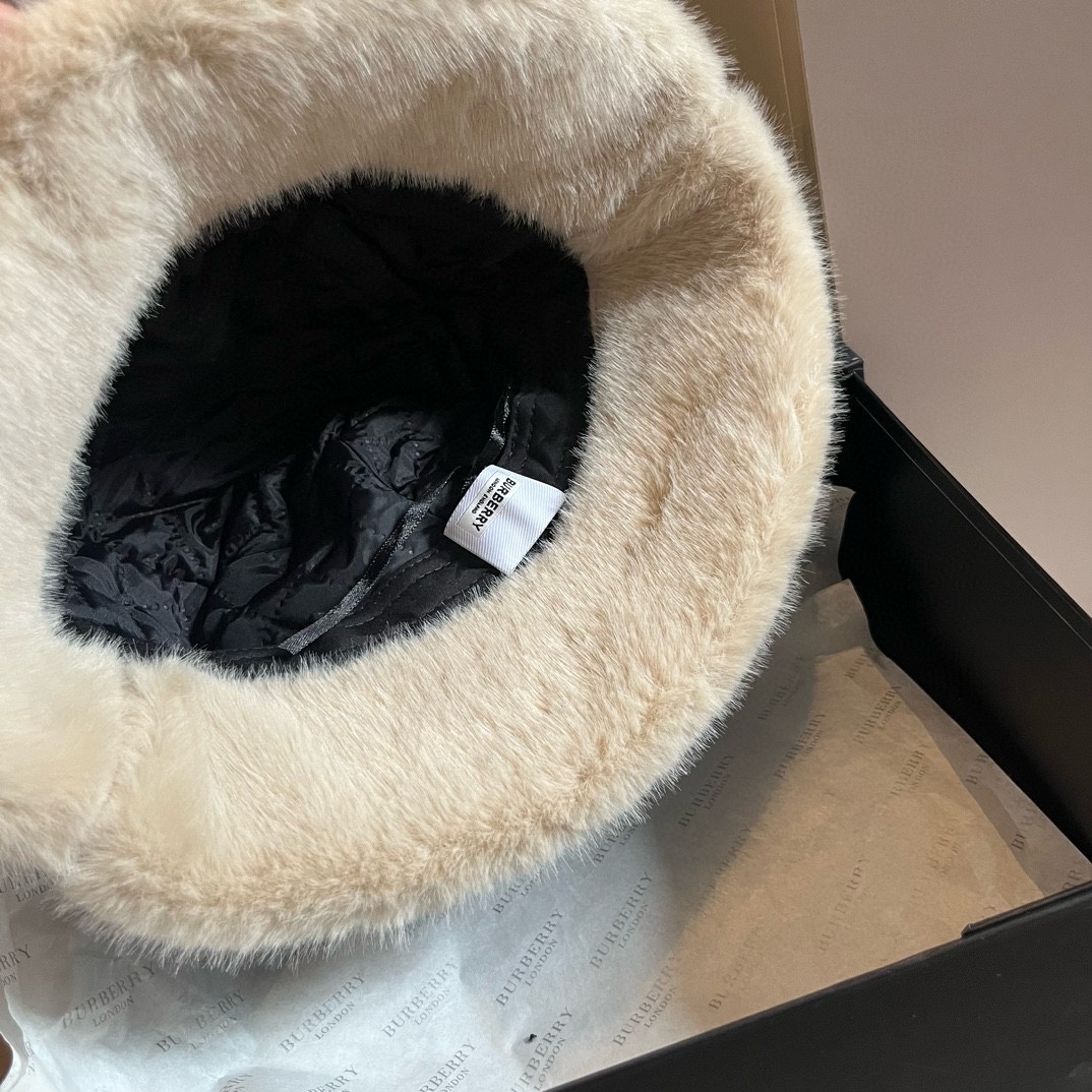 PBurberry巴宝莉格子渔夫帽秋冬加绒帽头围57cm