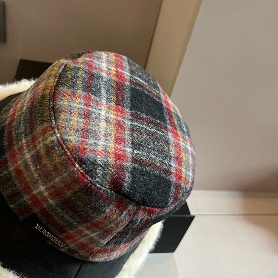 PBurberry巴宝莉格子渔夫帽秋冬加绒帽头围57cm