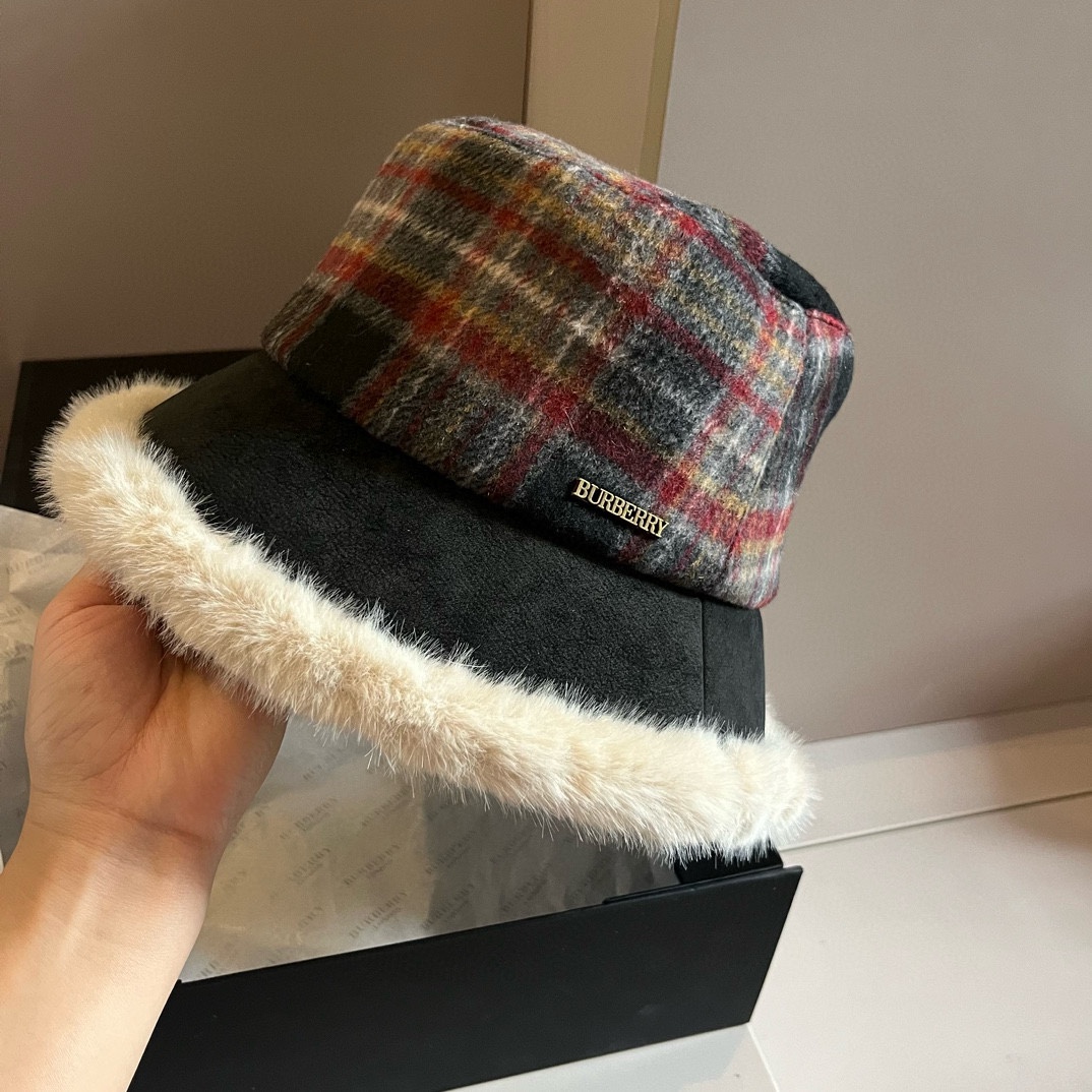 PBurberry巴宝莉格子渔夫帽秋冬加绒帽头围57cm