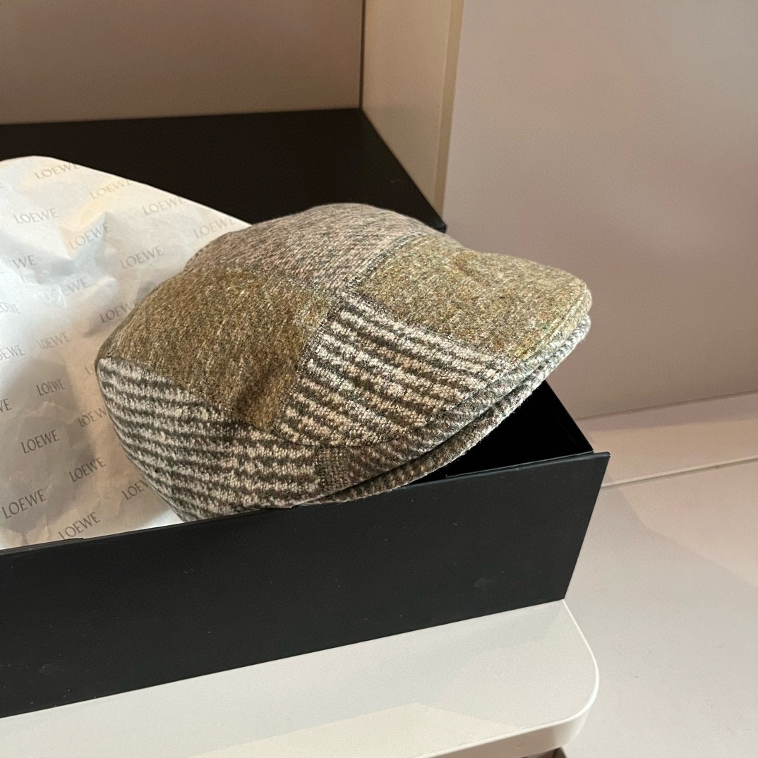 NO:215276,Loewe's new duck tongue forward hat, classic painter hat, universal hat, fisherman hat, baseball hat, knit hat, hat, loewe, espadrilles, hats19860909罗意威新款鸭舌前进帽,经典画家帽 男女通用帽子渔夫帽棒球帽针织帽,帽子,loewe,espadrilles,hats,hat
