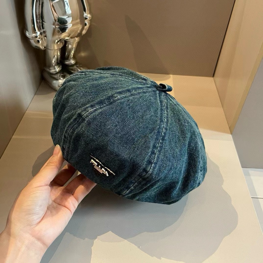 NO:215303,PRADA Prada triangle beret, pumpkin hat, cowboy beret, head circumference 57cm hat, fisherman hat baseball hat knit hat, hat, prada, prada, espadrilles, hats19860909PRADA普拉达三角标贝雷帽,南瓜帽,牛仔贝雷帽,头围57cm帽子渔夫帽棒球帽针织帽,帽子,prada,prada,espadrilles,hats,hat